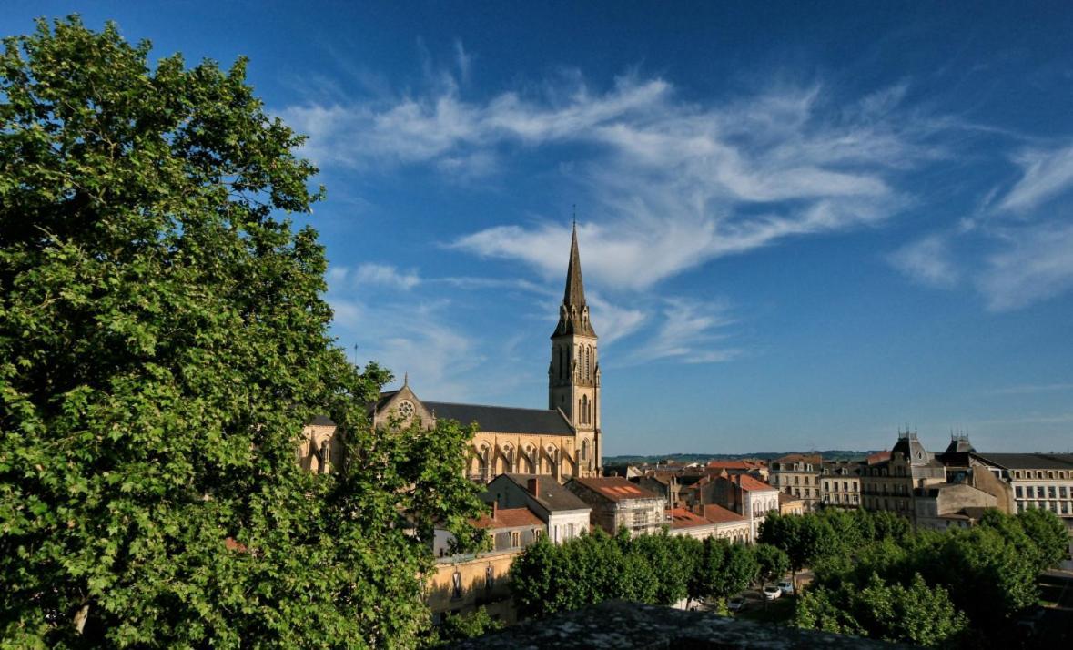 Hotel Le Gambetta Bergerac Buitenkant foto